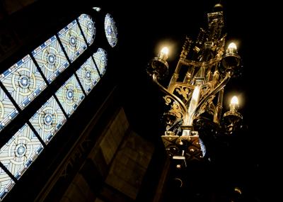 Hellig Kors Kirke mosaik lysekrone.jpg